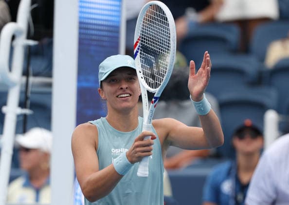 August 19, 2026, Mason, Ohio, USA: IGA SWIATEK of Poland after the match against D. Parry of France in the fourth round of tennis tournament WTA, Tennis Damen 1000 Cincinnati Open in Mason, USA. Swiatek won 6:3, 6:3. Mason USA - ZUMAc278 20260819_zsp_c278_003 Copyright: xMarcinxCholewinskix