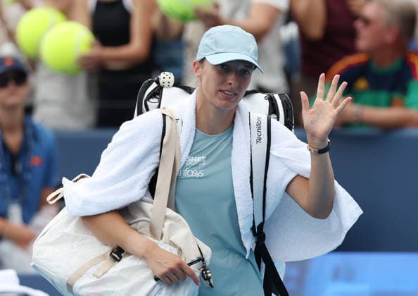 August 19, 2026, Mason, Ohio, USA: IGA SWIATEK of Poland after the match against D. Parry of France in the fourth round of tennis tournament WTA, Tennis Damen 1000 Cincinnati Open in Mason, USA. Swiatek won 6:3, 6:3. Mason USA - ZUMAc278 20260819_zsp_c278_004 Copyright: xMarcinxCholewinskix