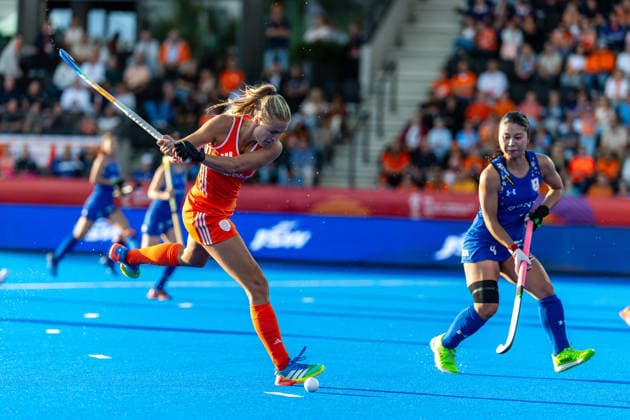 Netherlands Women v Japan Women - FIH Hockey World Cup AMSTELVEEN, NETHERLANDS - AUGUST 19: Luna Fokke of Netherlands during the FIH Hockey World Cup match between Netherlands Women and Japan Women at Wagener Stadion on August 19, 2026 in Amstelveen, Netherlands. Amstelveen Wagener Stadion Netherlands Content not available for redistribution in The Netherlands directly or indirectly through any third parties. Copyright: xMarcelxvanxPlateringenx