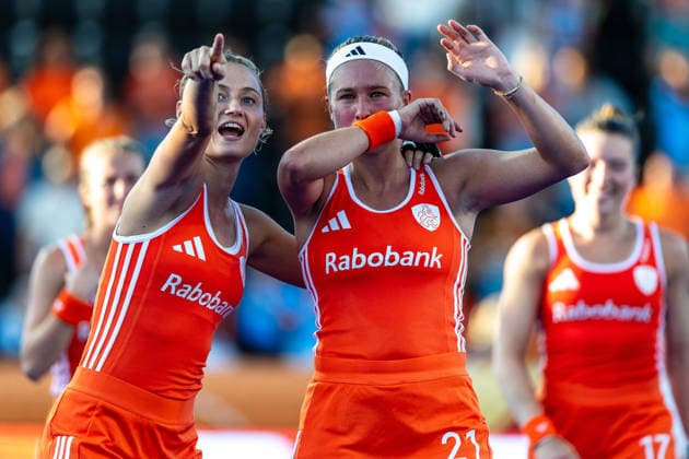 Netherlands Women v Japan Women - FIH Hockey World Cup AMSTELVEEN, NETHERLANDS - AUGUST 19: Marijn Veen and Pien Dicke of Netherlands during the FIH Hockey World Cup match between Netherlands Women and Japan Women at Wagener Stadion on August 19, 2026 in Amstelveen, Netherlands. Amstelveen Wagener Stadion Netherlands Content not available for redistribution in The Netherlands directly or indirectly through any third parties. Copyright: xMarcelxvanxPlateringenx