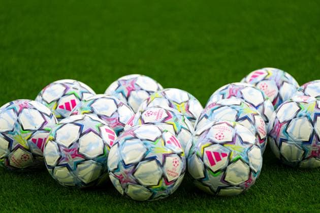 Adidas UEFA Champions League balls on the pitch at Celtic Park. Celtic v LASK, UEFA Champions League, Play Off Round, First Leg, Football, Celtic Park, Glasgow, Scotland, UK - 19 Aug 2026Glasgow Celtic Park United Kingdom  Copyright: xStuartxWallace Shutterstockx 17104271ac