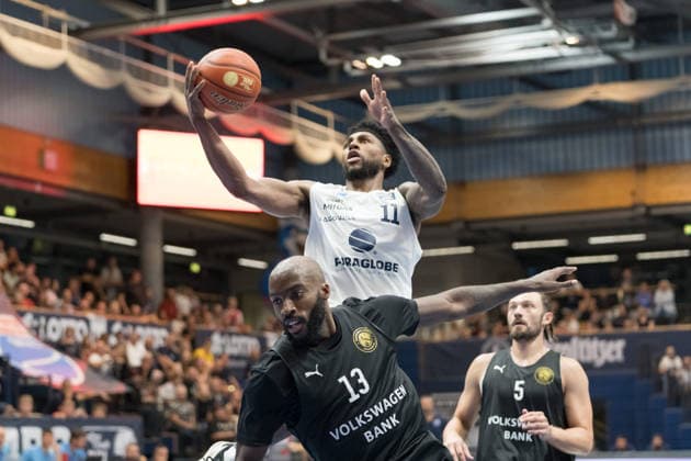 Anthony Gaines (MBC, 11), Sheldon Erwards (Braunschweig, 13), Devin Askew (Braunschweig, 5), Syntainics MBC vs. Basketball Löwen Braunschweig, Testspiel, Saisonvorbereitung, Basketball, Bundesliga, Maenner, Saison 2026 27, 19.08.2026. Weißenfels Stadthalle Sachsen-Anhalt Deutschland *** Anthony Gaines MBC, 11, Sheldon Edwards Braunschweig, 13, Devin Askew Braunschweig, 5, Syntainics MBC vs. Basketball Löwen Braunschweig, Exhibition Game, Preseason, Basketball, Bundesliga, Men, 2026–27 Season, August 19, 2026, Weißenfels Stadthalle, Saxony-Anhalt, Germany