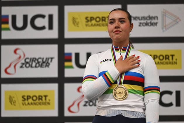 2026 UCI Junior Track World Championships Picture by Mathew Wells SWpix.com - 19 08 2026 - Cycling - 2026 UCI Junior Track World Championships - Heusden-Zolder, Flanders, Belgium - Women Scratch Race Final - Emma Louise Jimenez Palos of United States wins the Gold Medal Copyright: x xSWpix.comx(t axPhotographyxHubxLtd)xMathewxWells SWpix.comx SWP-3030-18234