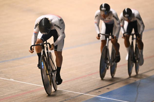 2026 UCI Junior Track World Championships Picture by Mathew Wells SWpix.com - 19 08 2026 - Cycling - 2026 UCI Junior Track World Championships - Heusden-Zolder, Flanders, Belgium - Men™s Team Sprint Final for Bronze - Donghyun Kim, Hajin Jeon, Sukhyun Yun of Korea Copyright: x xSWpix.comx(t axPhotographyxHubxLtd)xMathewxWells SWpix.comx SWP-3030-18252