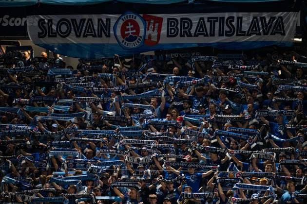 SK Slovan Bratislava fans with a scarfs during Champions League qualifying playoff match, SK Slovan Bratislava - NK Celje , 19. august 2026, Tehelne pole Stadium, Bratislava, Slovakia Copyright: xMICHALxFAJT,ZOSPORTU.SKx MAR_7857
