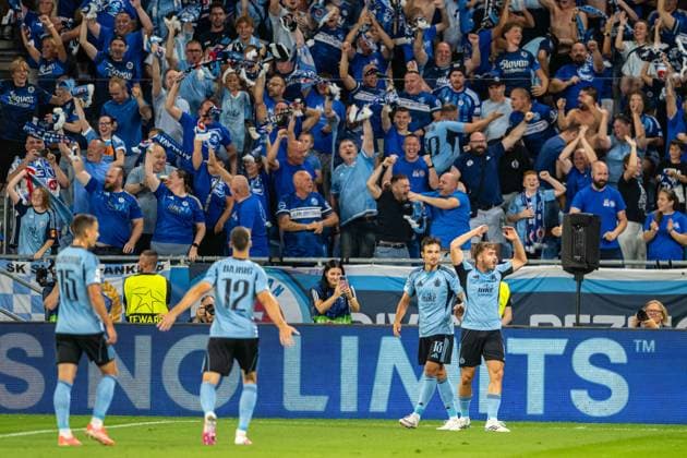 SK SLOVAN BRATISLAVA players a goal celebrates during Champions League qualifying playoff match, SK Slovan Bratislava - NK Celje , 19. august 2026, Tehelne pole Stadium, Bratislava, Slovakia Copyright: xMICHALxFAJT,ZOSPORTU.SKx MAR_8135