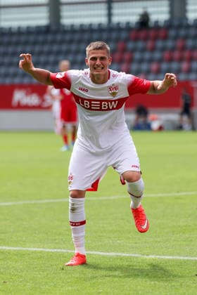 Torjubel Enis Redzepi (VfB Stuttgart U19, 11), GER, FC Bayern Muenchen U19 vs. VfB Stuttgart U19, Fussball, U19 DFB-Nachwuchsliga, Gruppe D, 3. Spieltag, Saison 2026 2027, 19.08.2026, DFL DFB REGULATIONS PROHIBIT ANY USE OF PHOTOGRAPHS as IMAGE SEQUENCES and or QUASI-VIDEO, GER, FC Bayern Muenchen U19 vs. VfB Stuttgart U19, Fussball, U19 DFB-Nachwuchsliga, Gruppe D, 3. Spieltag, Saison 2026 2027, 19.08.2026 Muenchen *** Enis Redzepi celebrates a goal for VfB Stuttgart U19, 11, GER, FC Bayern Munich U19 vs. VfB Stuttgart U19, Soccer, U19 DFB Youth League, Group D, Matchday 3, 2026–2027 Season, August 19, 2026, DFL and DFB regulations prohibit any use of photographs as image sequences and or quasi-video, GER, FC Bayern Munich U19 vs. VfB Stuttgart U19, Soccer, U19 DFB Youth League, Group D, Matchday 3, 2026–2027 Season, August 19, 2026, Munich Copyright: xEibner-Pressefoto JennixMaulx EP_JML