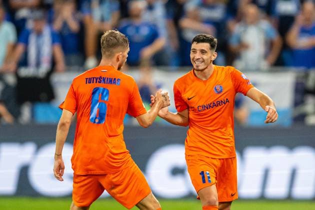 NK CELJE players a goal celebrates during Champions League qualifying playoff match, SK Slovan Bratislava - NK Celje , 19. august 2026, Tehelne pole Stadium, Bratislava, Slovakia Copyright: xMICHALxFAJT,ZOSPORTU.SKx MAR_8264