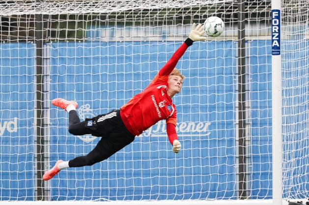 2026.08.19 xfsx Fussball 1. Bundesliga Hamburger Sportverein - Training am Volksparkstadion v.l. Torwart Sander Tangvik (Hamburger SV , 12) (DFL regulations prohibit any use of photographs as image sequences and or quasi-video. Hamburg Volksparkstadion Hamburg Deutschland Copyright: xFernandoxSoaresx