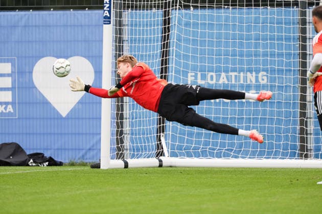 2026.08.19 xfsx Fussball 1. Bundesliga Hamburger Sportverein - Training am Volksparkstadion v.l. Torwart Sander Tangvik (Hamburger SV , 12) (DFL regulations prohibit any use of photographs as image sequences and or quasi-video. Hamburg Volksparkstadion Hamburg Deutschland Copyright: xFernandoxSoaresx