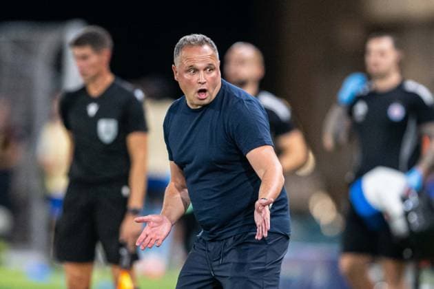 Coach Vitor Campelos emotive during Champions League qualifying playoff match, SK Slovan Bratislava - NK Celje , 19. august 2026, Tehelne pole Stadium, Bratislava, Slovakia Copyright: xMICHALxFAJT,ZOSPORTU.SKx MAR_8490