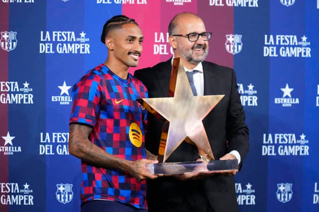 FC Barcelona, Barca v Al Ahly SC - Joan Gamper Trophy Raphinha right winger of Barcelona and Brazil with MVP trophy after the Joan Gamper Trophy between FC Barcelona and Al Ahly SC at Spotify Camp Nou on August 19, 2026 in Barcelona, Spain. Barcelona Spain  Copyright: xJosexBretonx originalFilename:bretonhernandez-fcbarcel260819_npQYe.jpg
