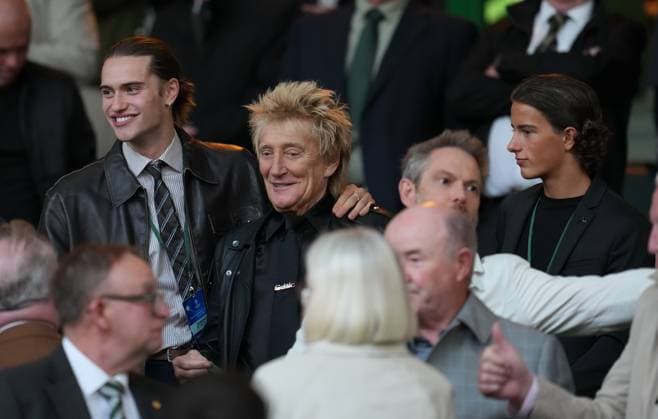 Sir Rod Stewart in the directors box with his sons. Celtic v LASK, UEFA Champions League, Play Off Round, First Leg, Football, Celtic Park, Glasgow, Scotland, UK - 19 Aug 2026Glasgow Celtic Park United Kingdom  Copyright: xStuartxWallace Shutterstockx 17104271df