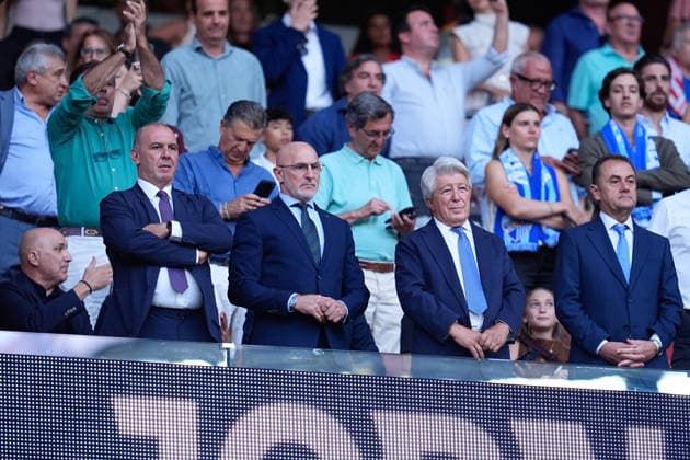 August 19, 2026, Madrid, Madrid, Spain: Luis de la Fuente, head coach of Spain and Enrique Cerezo, President of Atletico de Madrid attend during the Spanish League, LaLiga EA Sports, football match played between Atletico de Madrid and Malaga CF at Riyadh Air Metropolitano stadium on August 19, 2026, in Madrid, Spain. Atletico De Madrid V Malaga CF - LaLiga EA Sports  - ZUMAa181 20260819_zaa_a181_096 Copyright: xDennisxAgyemanx