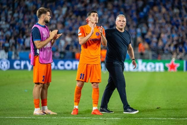 Pijus Sirvys,Milot Avdyli and coach Vitor Campelos say hello to fans during Champions League qualifying playoff match, SK Slovan Bratislava - NK Celje , 19. august 2026, Tehelne pole Stadium, Bratislava, Slovakia Copyright: xMICHALxFAJT,ZOSPORTU.SKx MAJ_8792