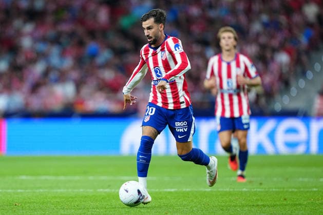 Atletico Madrid v Malaga CF - LaLiga EA Sports MD1 Alex Baena of Atletico Madrid is seen in action with the ball during the LaLiga EA Sports match between Atletico Madrid and Malaga CF at Metropolitano Stadium on August 19, 2026 in Madrid, Spain. Madrid Metropolitano Stadium Madrid Spain Copyright: xGokhanxTanerx xPSxImagesxGokhanxTanerx