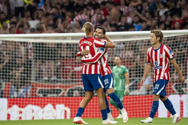 MADRID, SPAIN - AUGUST 19: Álex B. (N10) & M. Llorente (N14) celebrate Atletico’s second goal during La Liga match between Atlético de Madrid and Malaga at the Estadio Riyadh Air Metropolitano on the 19th of august, 2026 in Madrid, Spain  Copyright: xAndresxLopezxSheridanxx xSPPx Sportspressphoto_SPR210956