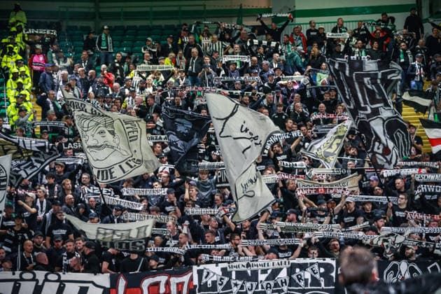 SOCCER - UEFA CL, Celtic vs LASK GLASGOW,SCOTLAND,19.AUG.26 - SOCCER - UEFA Champions League, play-off, Celtic Glasgow vs Linzer ASK. Image shows a feature with the fans of LASK.  GEPAxpictures xManuelxBinder