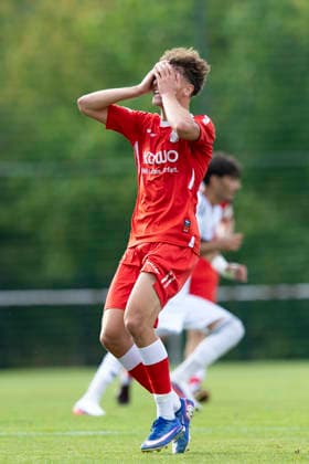 U19 DFB-Nachwuchsliga - Vorrunde Gruppe C: FC Rot-Weiß Erfurt vs. 1. FC Nürnberg; Erfurt; 19.08.2026 Jonas Berndt ( 8; FC Rot-Weiß Erfurt U19) U19 DFB-Nachwuchsliga - Vorrunde Gruppe C: FC Rot-Weiß Erfurt vs. 1. FC Nürnberg; Hauptplatz Cyriaksgebreite Erfurt; 19.08.2026 DFB REGULATIONS PROHIBIT ANY USE OF PHOTOGRAPHS AS IMAGE SEQUENCES AND OR QUASI-VIDEO. *** U19 DFB Youth League Preliminary Round Group C FC Rot Weiß Erfurt vs. 1. FC Nürnberg Erfurt, August 19, 2026 Jonas Berndt 8 FC Rot Weiß Erfurt U19 U19 DFB Youth League Preliminary Round Group C FC Rot Weiß Erfurt vs. 1. FC Nürnberg MainField, Cyriaksgebreite, Erfurt, August 19, 2026 DFB regulations prohibit any use of photographs as image sequences and or quasi-video Copyright: xBEAUTIFULxSPORTS Duehringx