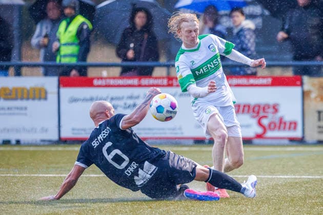 2026.08.19, xkwix, Fußball, Krombacher Westfalenpokal, SG Massen - FC Gütersloh, Sportanlage SG Massen, 2.Runde, Saison 2026 2027: Niklas Frese (FC Gütersloh 35) im Zweikampf gegen Yunus Emre Cakir (SG Massen 6) DFB regulations prohibit any use of photographs as image sequences and or quasi-video. Photo: xKamilxWilkowskixPressefotoKochx Nordrhein-Westfalen Deutschland *** August 19, 2026, xkwix, soccer, Krombacher Westfalen Cup, SG Massen vs. FC Gütersloh, SG Massen Sports Complex, 2nd round, 2026–2027 season: Niklas Frese of FC Gütersloh (35) in a tackle against Yunus Emre Cakir of SG Massen (6). DFB regulations prohibit any use of photographs as image sequences and or quasi-video. Photo: xKamilxWilkowskixPressefotoKochx, North Rhine-Westphalia, Germany