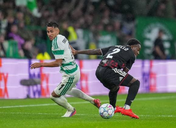 Camilo Duran of Celtic beats George Bello of LASK Celtic v LASK, UEFA Champions League, Play Off Round, First Leg, Football, Celtic Park, Glasgow, Scotland, UK - 19 Aug 2026Glasgow Celtic Park United Kingdom  Copyright: xStuartxWallace Shutterstockx 17104271er