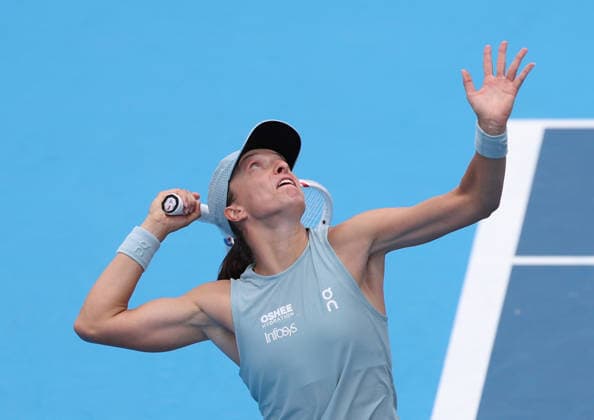 August 19, 2026, Mason, Ohio, USA: IGA SWIATEK of Poland during the match against D. Parry of France in the fourth round of tennis tournament WTA, Tennis Damen 1000 Cincinnati Open in Mason, USA. Swiatek won 6:3, 6:3. Mason USA - ZUMAc278 20260819_zsp_c278_022 Copyright: xMarcinxCholewinskix