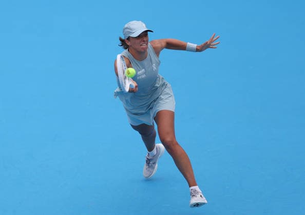 August 19, 2026, Mason, Ohio, USA: IGA SWIATEK of Poland during the match against D. Parry of France in the fourth round of tennis tournament WTA, Tennis Damen 1000 Cincinnati Open in Mason, USA. Swiatek won 6:3, 6:3. Mason USA - ZUMAc278 20260819_zsp_c278_025 Copyright: xMarcinxCholewinskix