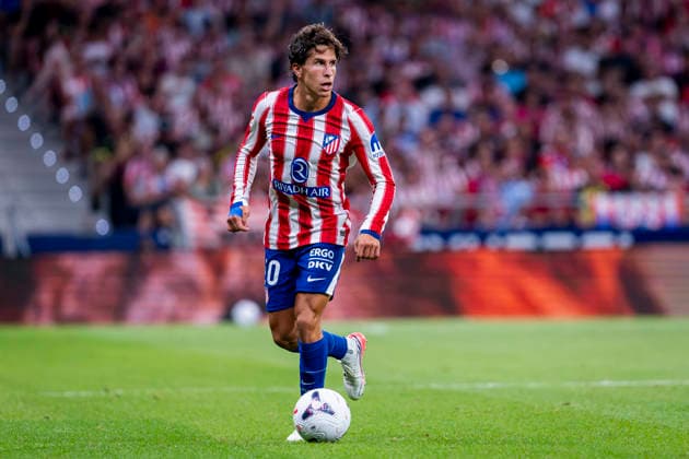 Atletico de Madrid v Malaga CF - LaLiga EA Sports Giuliano Simeone of Atletico de Madrid is in action with the ball during the LaLiga EA Sports football match between Atletico de Madrid v Malaga CF at Estadio Riyadh Air Metropolitano on August 19, 2026 in Madrid, Spain. Madrid Estadio Riyadh Air Metropolitano Madrid Spain Copyright: xAlbertoxGardinx AGardin_20260819_Foot_Liga_Atl_Mal_0224