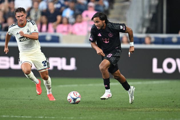 CHESTER, PA - AUGUST 19: Inter Miami CF midfield Telasco Segovia 8 dribbles the ball during the game between the Philadelphia Union and Inter Miami CF on August 19th, 2026 at Subaru Park in Chester, PA. (Photo by Terence Lewis Icon Sportswire) SOCCER: AUG 19 MLS, Fussball Herren, USA Philadelphia Union vs Inter Miami CF EDITORIAL USE ONLY Icon260819019