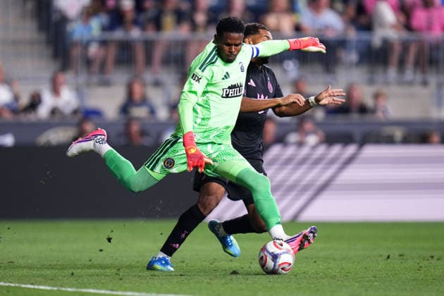 August 19, 2026: Philadelphia Union Goalie Andre Blake (18) kicks the ball during the second half of an MLS, Fussball Herren, USA match against Inter Miami at Subaru Park in Chester, Pennsylvania. CSM Chester United States of America - ZUMAc04_ 20260819_zma_c04_095 Copyright: xKylexRoddenx