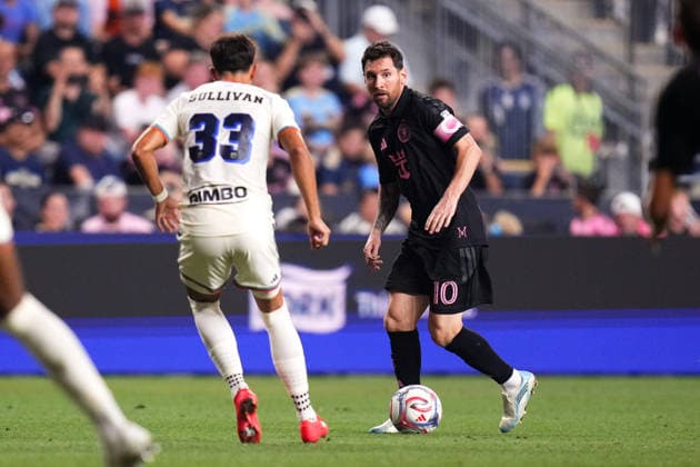 August 19, 2026: Inter Miami Foward Lionel Messi (10) controls the ball during the second half of an MLS, Fussball Herren, USA match against the Philadelphia Union at Subaru Park in Chester, Pennsylvania. CSM Chester United States of America - ZUMAc04_ 20260819_zma_c04_112 Copyright: xKylexRoddenx