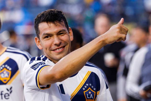 MLS, Fussball Herren, USA Soccer - LA Galaxy vs San Jose Earthquakes LA Galaxy forward Hirving Lozano acknowledges the crowd prior to an Major League Soccer (MLS) match between the LA Galaxy and the San Jose Earthquakes in Carson, California, USA, 19 August 2026. CARSON CALIFORNIA United States  Copyright: xCHRISxTORRESx