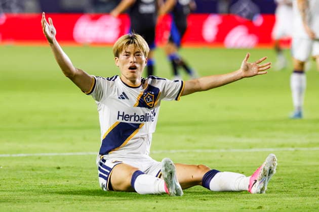MLS, Fussball Herren, USA Soccer - LA Galaxy vs San Jose Earthquakes LA Galaxy forward Kyogo Furuhashi reacts to no foul called in the second half during an Major League Soccer (MLS) match between the LA Galaxy and the San Jose Earthquakes in Carson, California, USA, 19 August 2026. CARSON CALIFORNIA United States  Copyright: xCHRISxTORRESx