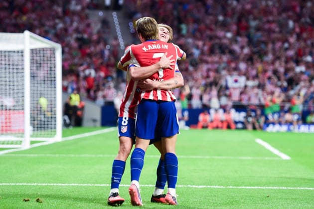 (260820) -- MADRID, Aug. 20, 2026 -- Atletico de Madrid s Lee Kang-In (front) celebrates his goal with teammate Pablo Barrios during the Liga football match between Atletico de Madrid and Malaga at Metropolitano stadium in Madrid, Spain, Aug. 19, 2026. (Photo by Xinhua) (SP)SPAIN-MADRID-FOOTBALL-LA LIGA-ATLETICO DE MADRID VS MALAGA GustavoxValiente 