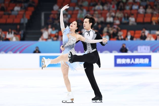 XI AN, CHINA - AUGUST 20: Li Zhixuan and Ge Quanshuo perform in the Junior Ice Dance rhythm dance on day 1 of the ISU Figure skating, Eiskunstlauf Junior Grand Prix Xi an 2026 on August 20, 2026 in Xi an, Shaanxi Province of China.  Copyright: xVCGx 111661021142