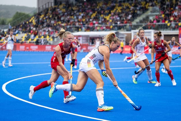 19.08.2026, BEL, Hockey, Frauen, FIH Weltmeisterschaft, Länderspiel, USA vs Deutschland Jette Fleschütz ( Deutschland, 28 ) am Ball, dahinter Leah Crouse ( USA, 20 ), Wavre Belfius Arena Wallonisch-Brabant Belgien *** August 19, 2026, BEL, Hockey, Women s, FIH World Championship, International Match, USA vs. Germany; Jette Fleschütz (Germany), 28, with the ball, followed by Leah Crouse (USA), 20; Wavre Belfius Arena, Walloon Brabant, Belgium Copyright: xNordphoto Memmlerx