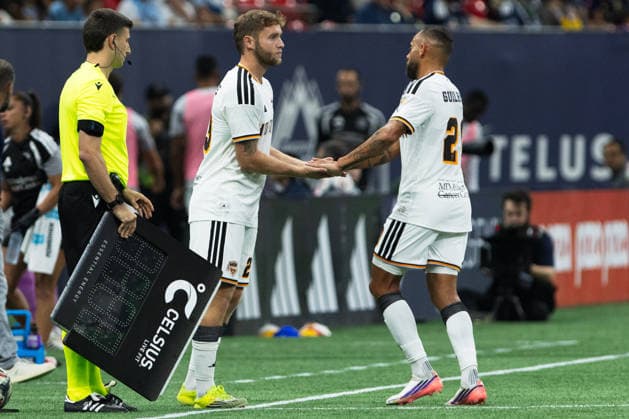 Guilherme and Duncan McGuire seen during MLS, Fussball Herren, USA game between teams of Vancouver Whitecaps and Houston Dynamo FC (Gael Amador Ball Raw Images) Vancouver BC Place Canada Copyright: xGaelxAmadorx Whitecaps_VS_Houston0122