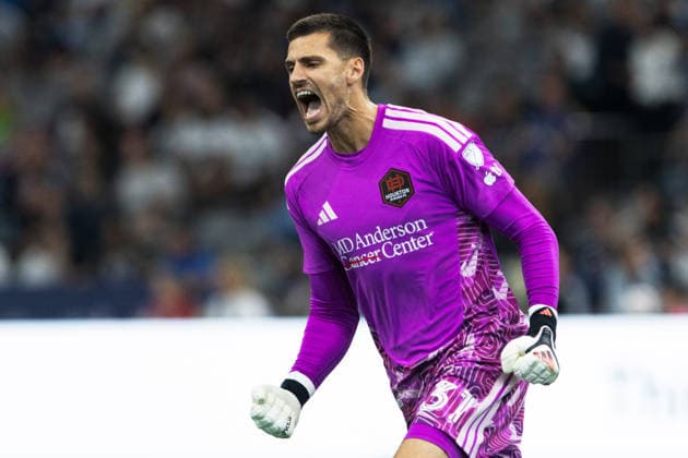Jonathan Bond seen celebrating a win during MLS, Fussball Herren, USA game between teams of Vancouver Whitecaps and Houston Dynamo FC (Gael Amador Ball Raw Images) Vancouver BC Place Canada Copyright: xGaelxAmadorx Whitecaps_VS_Houston0166