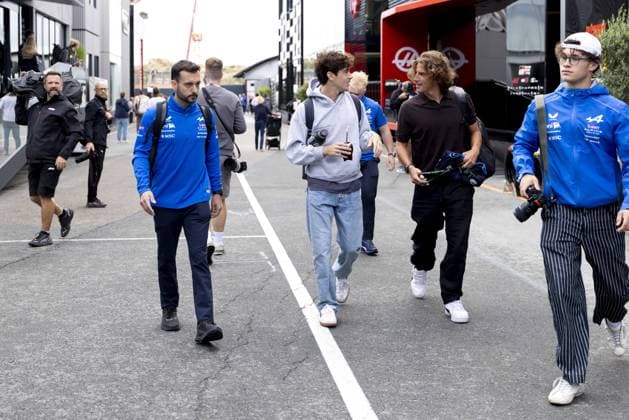 ZANDVOORT - Franco Colapinto (m) (Alpine) arrives at the Zandvoort Circuit ahead of the F1 Dutch Grand Prix. SANDER KONING ANP xVIxANPxSportx xxANPxIVx 565858745 originalFilename: 565858745.jpg