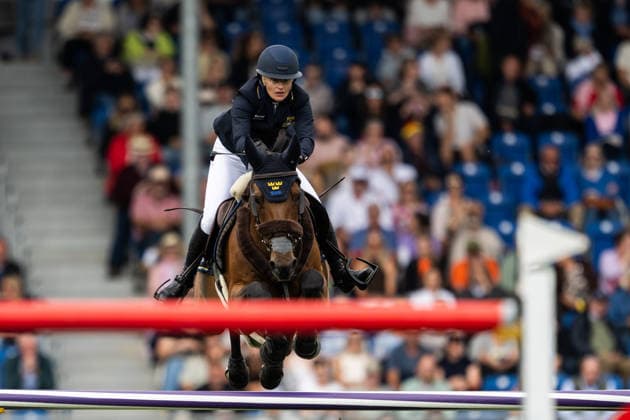 260820 Petronella Andersson of Sweden with horse Odina van Klapscheut compete in the team and individual jumping qualifier round two during day 10 of the 2026 FEI World Championshipson August 20, 2026 in Aachen. Photo: Emma Wallskog BILDBYRAN kod EW EW0692 ridsport equestrian rid-vm 2026 2026 fei world championships bbeng ridsport-vm hoppning jumping sverige *** August 20, 2026: Petronella Andersson of Sweden, riding Odina van Klapscheut, competed in the second round of the team and individual show jumping qualifiers on Day 10 of the 2026 FEI World Championships, 2026 in Aachen. Photo by Emma Wallskog, BILDBYRAN, code EW EW0692. equestrian sports, 2026 World Championships, 2026 FEI World Championships, BBENG, equestrian sports, World Championships, show jumping, Sweden  Copyright: EMMAxWALLSKOG BB260820EW014