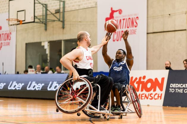COLOGNE, GERMANY - AUGUST 20: Abdi Jama (Great Britain, 10) shooting the ball against Lee Melymick (Canada, 10) defending during a mens Nations Cup Cologne match between Canada vs. Great Britain at Sporthalle am Bergischen Ring on August 20, 2026 in Cologne, Germany. North Rhine Westphalia Germany Copyright: xSteffiexWunderlx