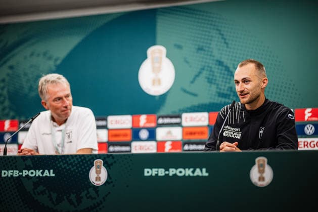 DFB-Pokal Pressekoferenz: Lüneburger SK - SV Werder Bremen, 20.08.2026 Albrecht Breitschuh, Marian Andre Kunze (Lüneburger SK Hansa, 10); Fußball, DFB-Pokal, Pressekonferenz: Lüneburger SK vs. SV Werder Bremen am 20.08.2026 im Millerntor-Stadion, Hamburg DFB REGULATIONS PROHIBIT ANY USE OF PHOTOGRAPHS AS IMAGE SEQUENCES AND OR QUASI-VIDEO. *** DFB Cup Press Conference: Lüneburger SK vs. SV Werder Bremen, August 20, 2026—Albrecht Breitschuh, Marian Andre Kunze, Lüneburger SK Hansa, 10 Soccer, DFB Cup, press conference: Lüneburger SK vs. SV Werder Bremen on August 20, 2026, at Millerntor Stadium, Hamburg. DFB REGULATIONS PROHIBIT ANY USE OF PHOTOGRAPHS AS IMAGE SEQUENCES AND OR QUASI-VIDEO Copyright: xBEAUTIFULxSPORTS Tonhäuserx