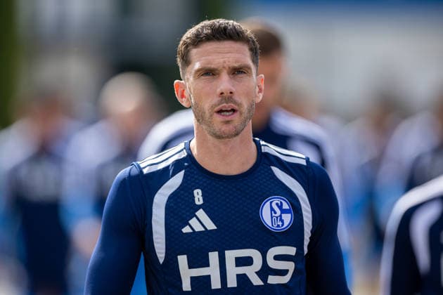 20.08.2026, Fussball, Training des FC Schalke 04. Robin Gosens (FC Schalke 04). Gelsenkirchen Trainingsgelände FC Schalke 04 NRW Deutschland xRHR-FOTO YYx *** August 20, 2026, Soccer, FC Schalke 04 practice Robin Gosens FC Schalke 04 Gelsenkirchen FC Schalke 04 training facility North Rhine-Westphalia, Germany xRHR PHOTO YYx Copyright: RHR-FOTOx RHR-FOTO YY