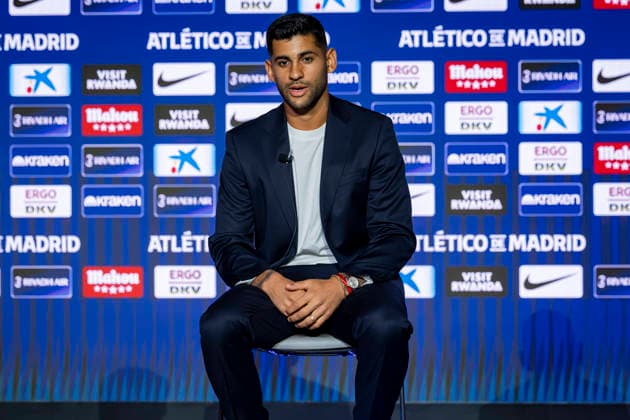 Cristian Romero unveiling as new player of Atletico de Madrid Cristian Romero speaks during his unveiling as new player of Atletico de Madrid at Estadio Riyadh Air Metropolitano on August 20, 2026 in Madrid, Spain. Madrid Estadio Riyadh Air Metropolitano Madrid Spain Copyright: xAlbertoxGardinx AGardin_20260820_Foot_Atl_Romero_0007