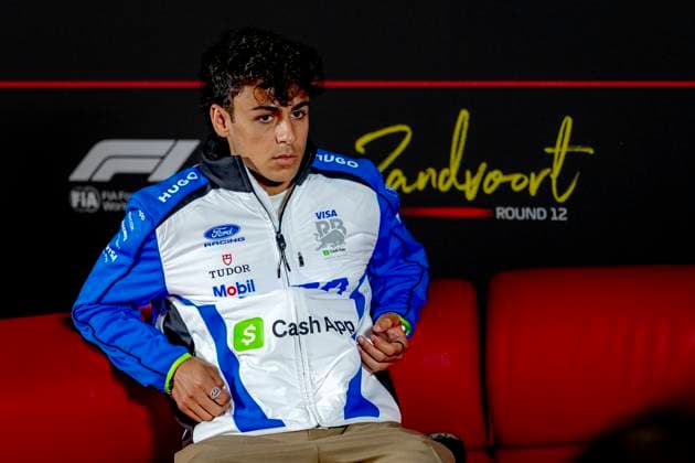 ZANDVOORT - Formule 1 rijder Arvid Lindblad of Visa Cash App Racing Bulls Formula One Team tijdens de persconferentie tijdens de Formule 1 Zandvoort op het Circuit Zandvoort op 20 augustus 2026 in Zandvoort, Nederland. - *** ZANDVOORT Formula 1 driver Arvid Lindblad of the Visa Cash App Racing Bulls Formula One Team during a press conference at the Formula 1 Zandvoort race at Circuit Zandvoort on August 20, 2026, in Zandvoort, the Netherlands