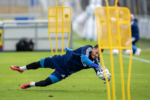 20.08.2026, Fussball, Training des FC Schalke 04. Torwart Kevin Müller (FC Schalke 04). Gelsenkirchen Trainingsgelände FC Schalke 04 NRW Deutschland xRHR-FOTO YYx *** August 20, 2026, Soccer, FC Schalke 04 training session; goalkeeper Kevin Müller; FC Schalke 04; Gelsenkirchen; FC Schalke 04 training facility; North Rhine-Westphalia, Germany; xRHR; PHOTO YYx Copyright: RHR-FOTOx RHR-FOTO YY