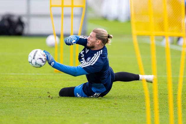 20.08.2026, Fussball, Training des FC Schalke 04. Torwart Loris Karius (FC Schalke 04). Gelsenkirchen Trainingsgelände FC Schalke 04 NRW Deutschland xRHR-FOTO YYx *** August 20, 2026, Soccer, FC Schalke 04 goalkeeper Loris Karius training at the FC Schalke 04 training facility in Gelsenkirchen, North Rhine-Westphalia, Germany xRHR PHOTO YYx Copyright: RHR-FOTOx RHR-FOTO YY