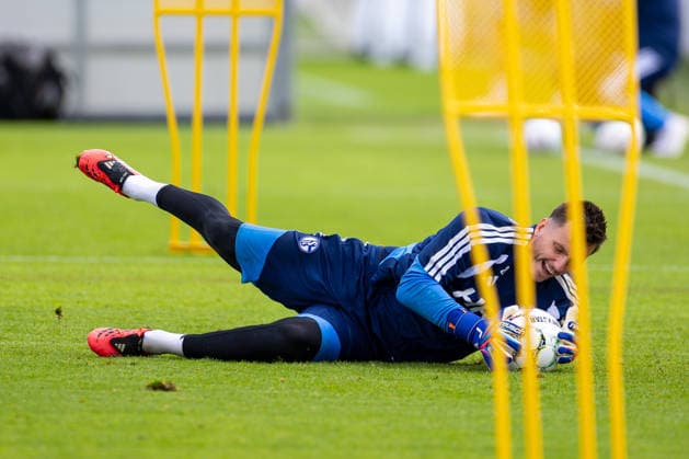 20.08.2026, Fussball, Training des FC Schalke 04. Torwart Kevin Müller (FC Schalke 04). Gelsenkirchen Trainingsgelände FC Schalke 04 NRW Deutschland xRHR-FOTO YYx *** August 20, 2026, Soccer, FC Schalke 04 training session: Goalie Kevin Müller, FC Schalke 04, Gelsenkirchen, FC Schalke 04 training facility, North Rhine-Westphalia, Germany, xRHR, PHOTO YYx Copyright: RHR-FOTOx RHR-FOTO YY