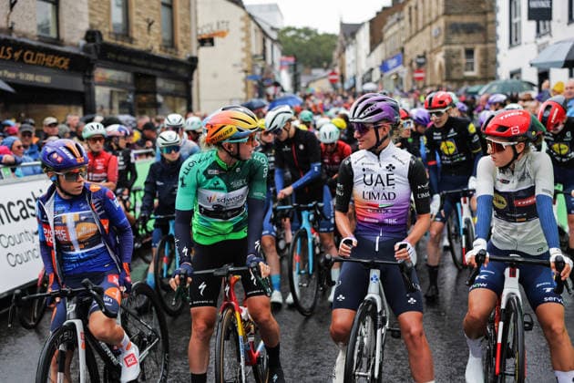 2026 Lloyds Tour of Britain Women Picture by Alex Whitehead SWpix.com - 20 08 2026 - Cycling - UCI Women s World Tour - 2026 Lloyds Tour of Britain Women - Stage 2: Clitheroe to Blackpool (110.5km) - Lorena Wiebes (Team SD Worx - Protime) lines up in the leaders jersey Copyright: x xSWpix.comx(t axPhotographyxHubxLtd)xAlexxWhitehead SWpix.comx SWP-3030-18308