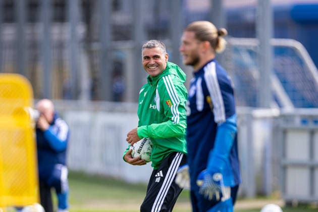 20.08.2026, Fussball, Training des FC Schalke 04. Torwarttrainer Volkan Ünlü (FC Schalke 04). Gelsenkirchen Trainingsgelände FC Schalke 04 NRW Deutschland xRHR-FOTO YYx *** August 20, 2026, Soccer, FC Schalke 04 practice; goalkeeper coach Volkan Ünlü; FC Schalke 04; Gelsenkirchen; FC Schalke 04 training facility; North Rhine-Westphalia, Germany; xRHR; PHOTO YYx Copyright: RHR-FOTOx RHR-FOTO YY